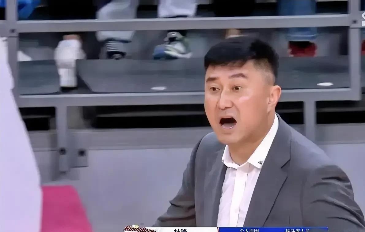 关于广东男篮某些球迷开始切割，杜锋是新疆人，曲绍斌是辽宁人！的信息