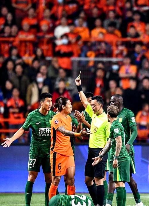 中超-何超乌龙送礼恩里克中点玉昆2-1逆转河南