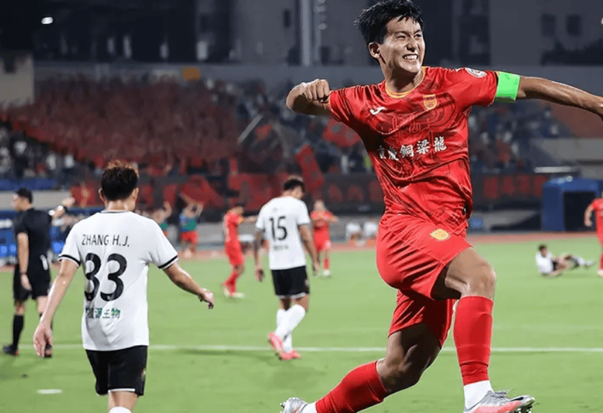 李新翔等入选，魏祥鑫调到前锋！6人来自中甲，U22国足新名单解析