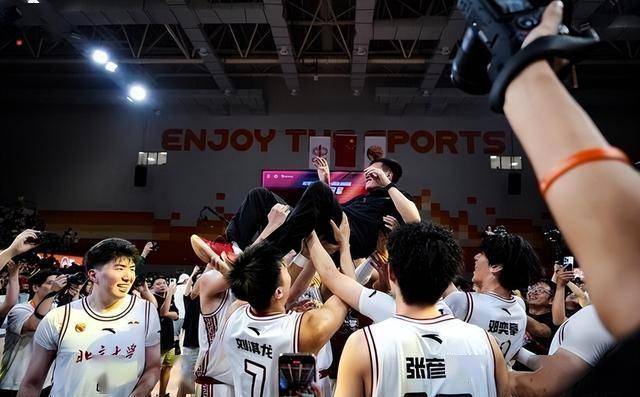 北大胜华侨第五次夺CUBAL冠军管子煜总决赛MVP