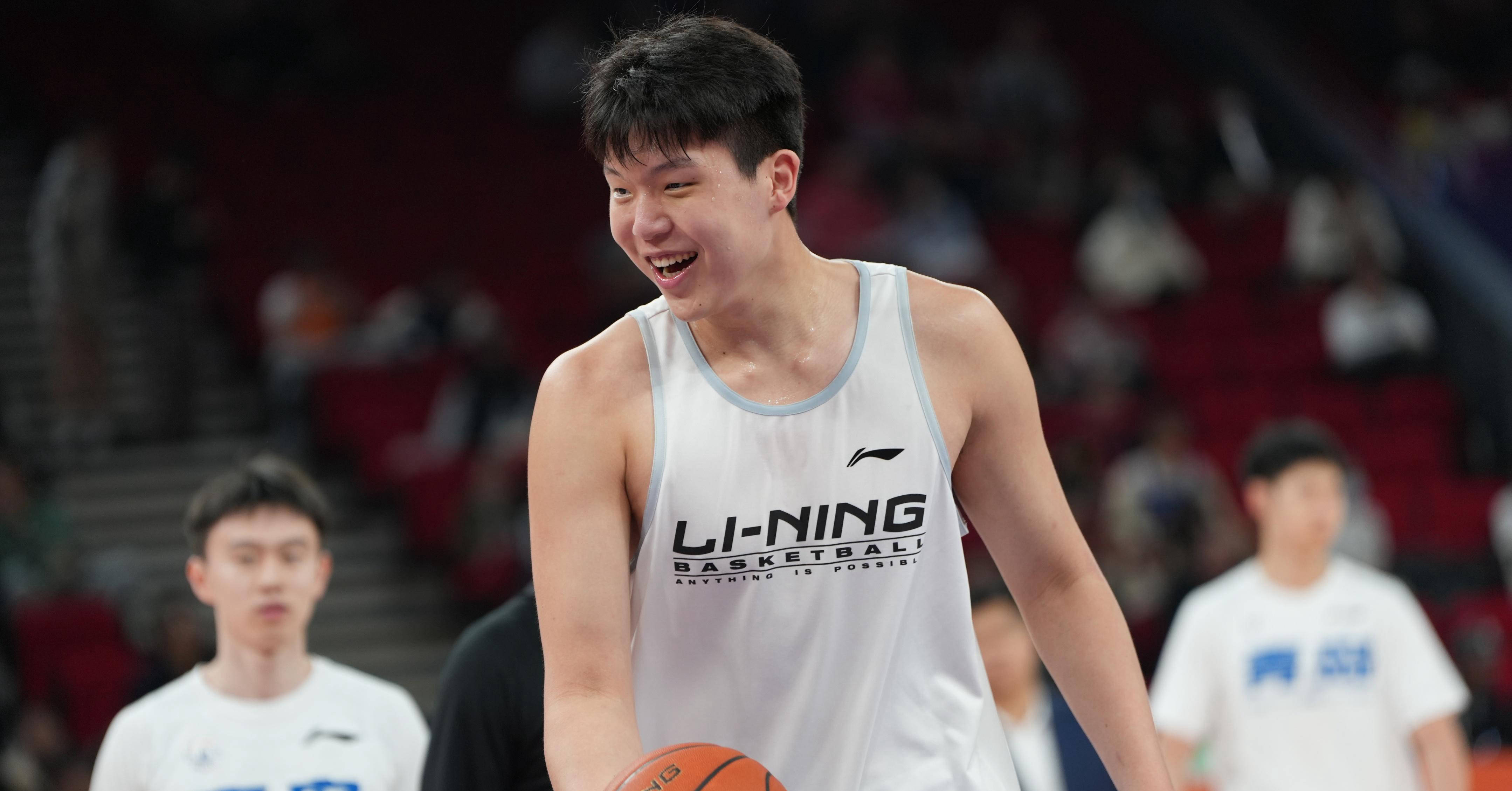 媒体人杨瀚森将在选秀大会当天来到纽约，而林葳则不会来