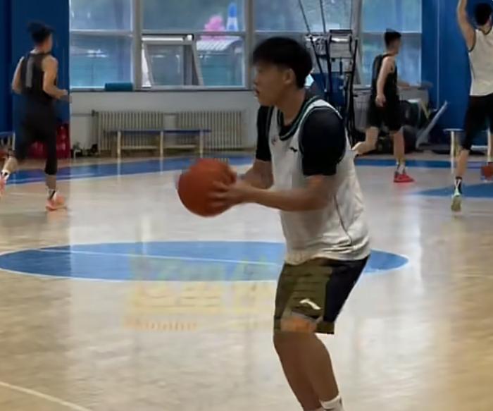 李虎翼辽粤大战个人集锦：命中5计三分，助辽宁力克广东