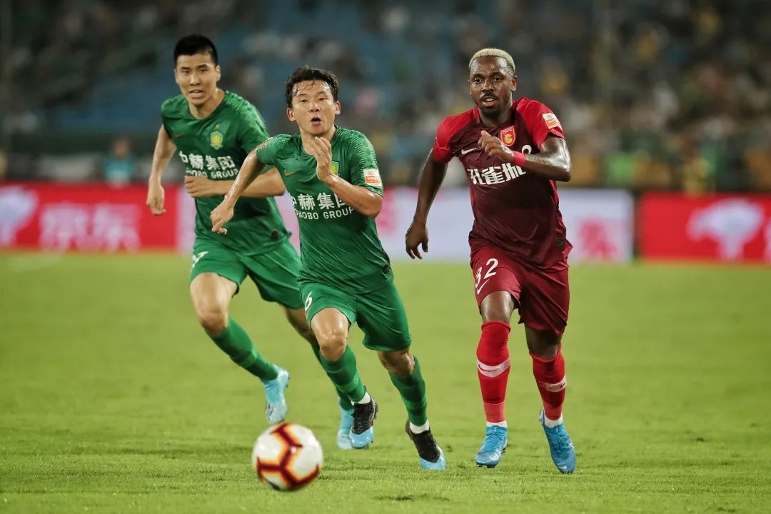 河北华夏幸福客场大胜北京中赫国安，追赶积分