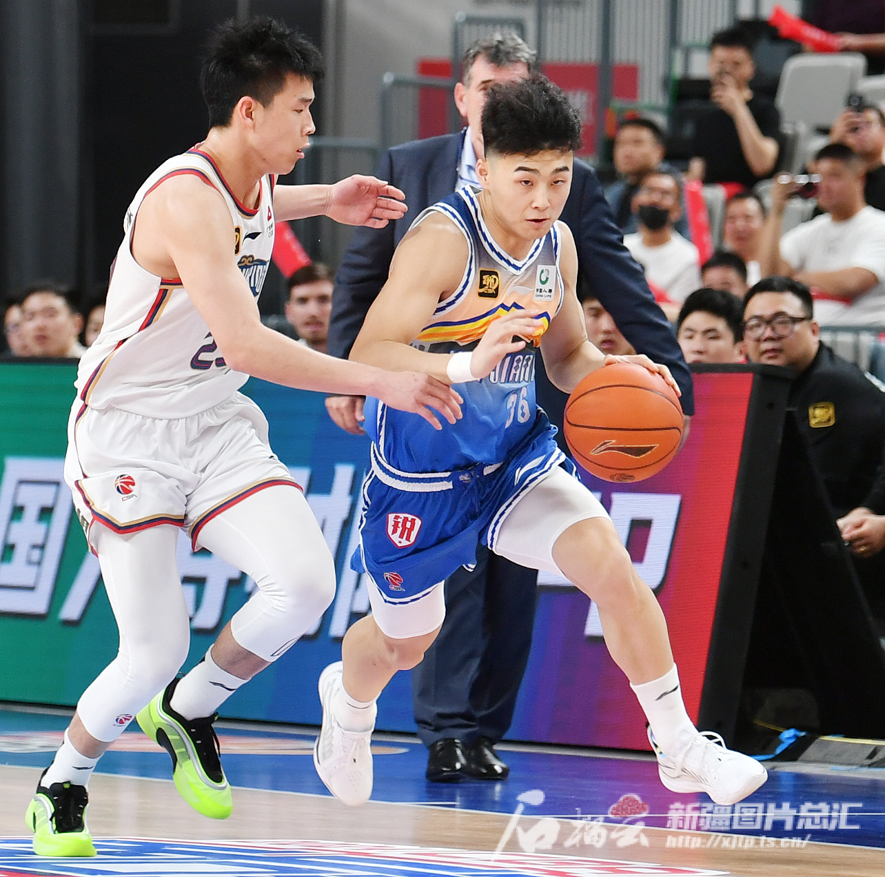 包含徐杰三双广东险胜北控郭昊文24分同曦胜新疆的词条